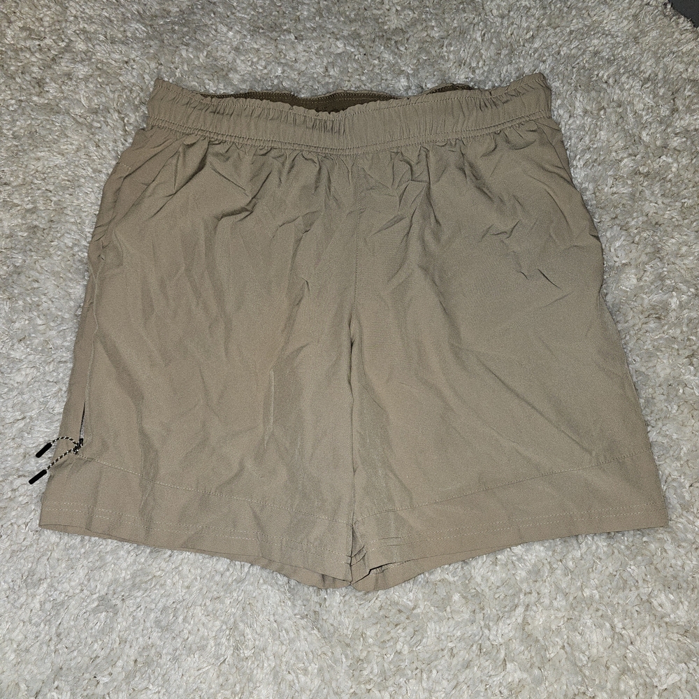 Mens Beige Khaki  Motion Athletic Workout Shorts Size Medium Pockets Zipper